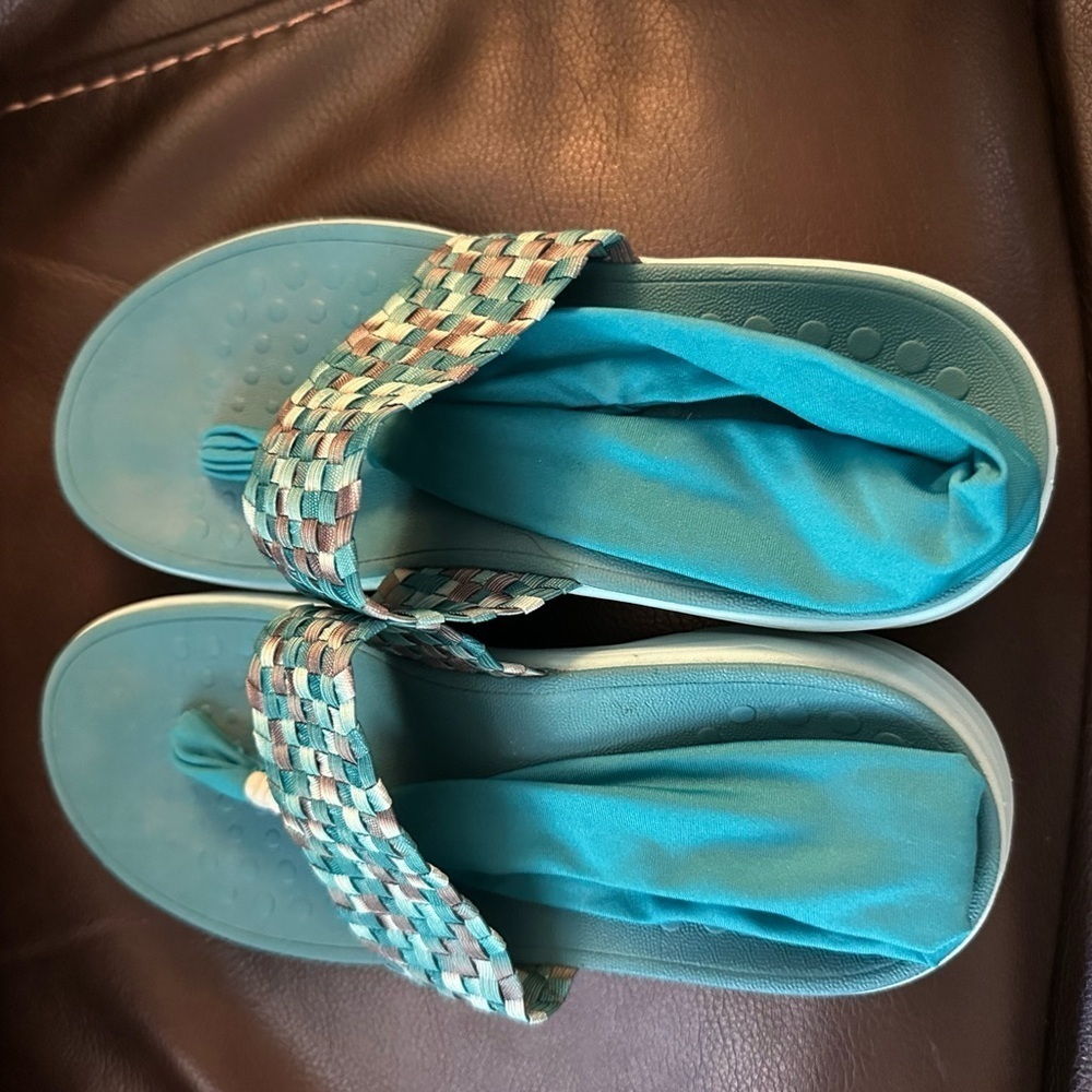 Vionic Orthotic Flip Flops Size 7 Aqua Blue Arch Support Comfort Sandals